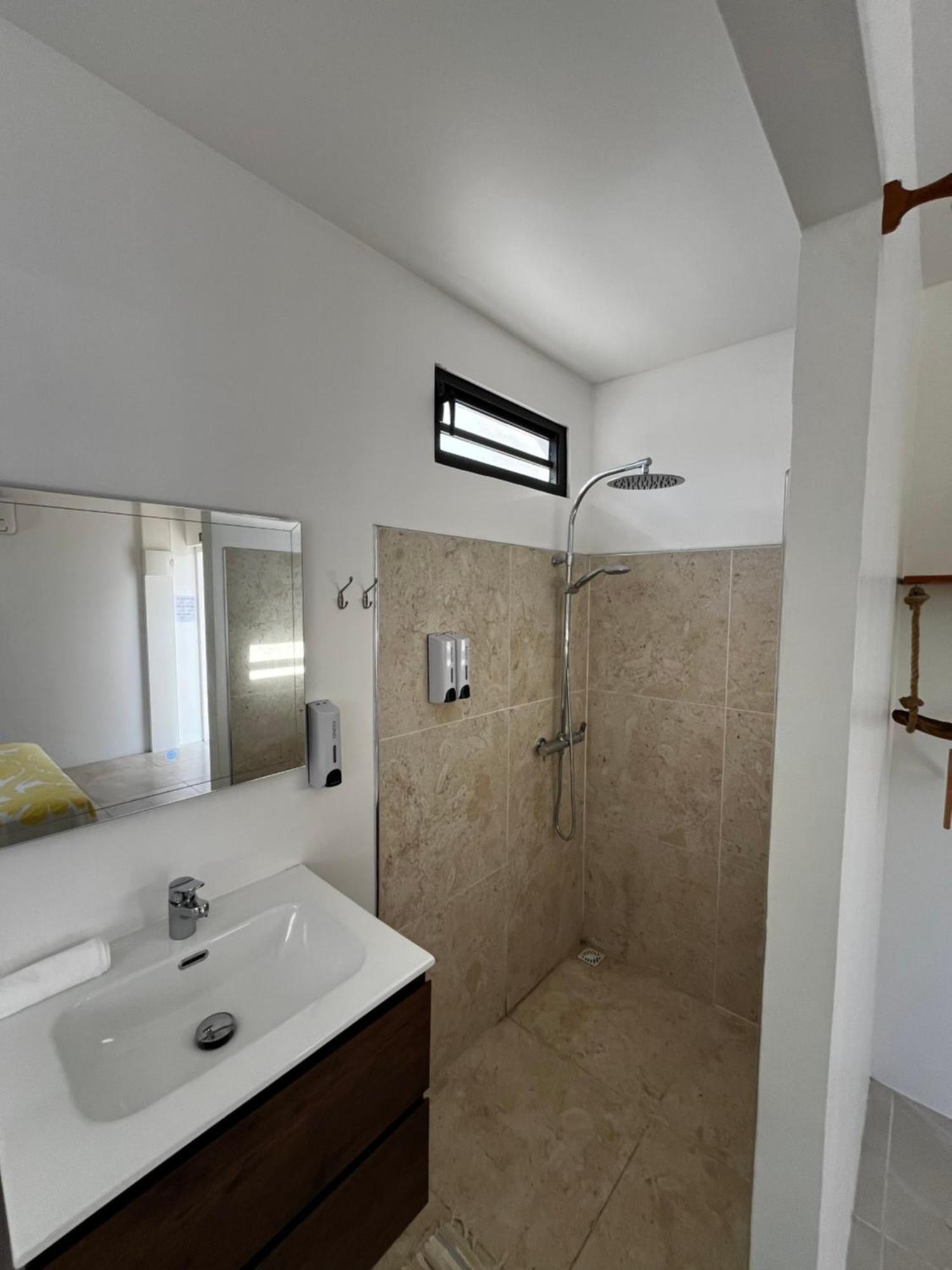 Moorea Chill And Beach Lodge Teavaro Bagian luar foto